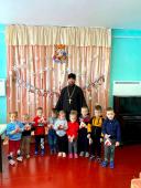 Священник розділив із дошкільнятами святкову радість Дня Святого Миколая
