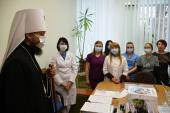 Митрополит Никодим привітав з різдвяними святами медичних працівників інфекційного відділення Житомирської міської лікарні №1.