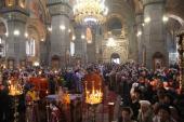 Неділя Хрестопоклонна: богослужіння архієрейським чином у Спасо-Преображенському кафедральному соборі.